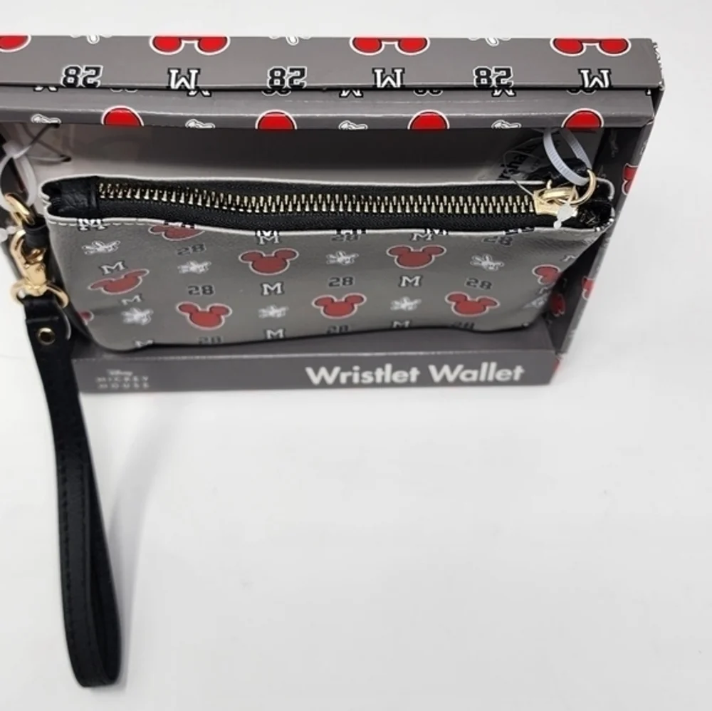 Disney Mickey‎ Mouse Wristlet Wallet New